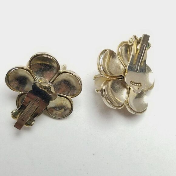 Vintage Floral Shape Clip On Earrings, Faux Pearl Center, Retro 80s Style - Picture 3 of 6